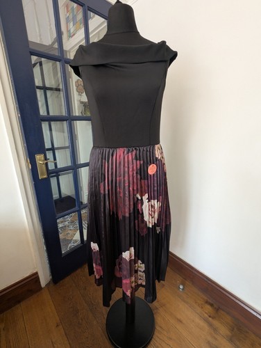 Bnwt chi london - bnwt,